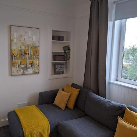 Glenclova - No 5 Bellyeoman, Bright Two Bedroom Apartment Ντανφέρμλιν Εξωτερικό φωτογραφία
