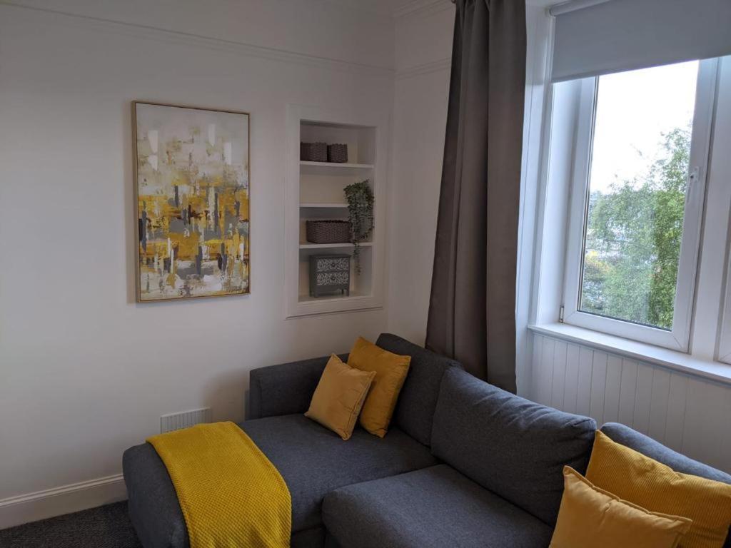 Glenclova - No 5 Bellyeoman, Bright Two Bedroom Apartment Ντανφέρμλιν Εξωτερικό φωτογραφία